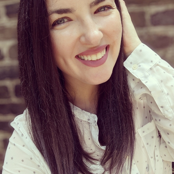 I'm Ashley, your seller! - Picture 1 of 11